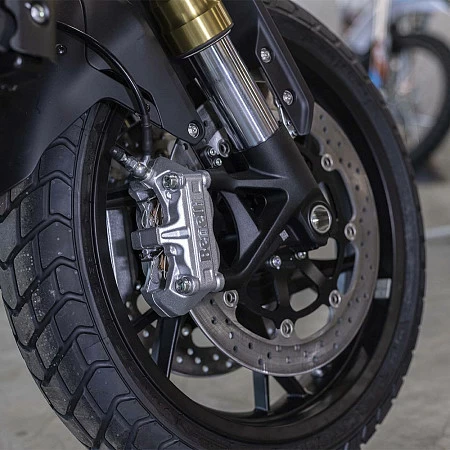Мотоцикл Benelli Leoncino 800 (зеленый/черный)